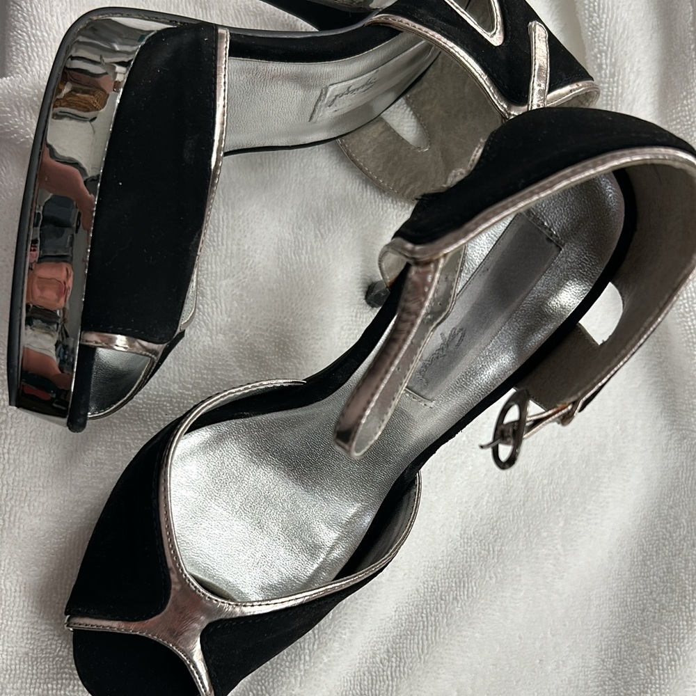 Set of high heels size 7 and 7.5 new or slightly used